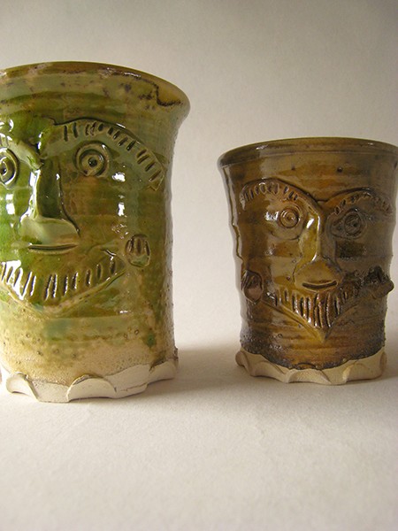 http://www.poteriedesgrandsbois.com/files/gimgs/th-30_GDT022-06-poterie-médiéval-des grands bois-gobelets-gobelet.jpg